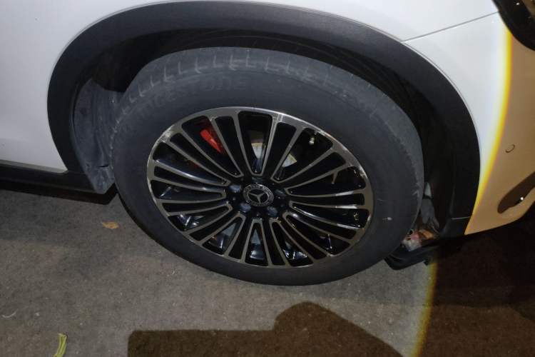 Used Mercedes-Benz GLC 2017 GLC 260 4MATIC Dynamic Edition Right Front Wheel Hub