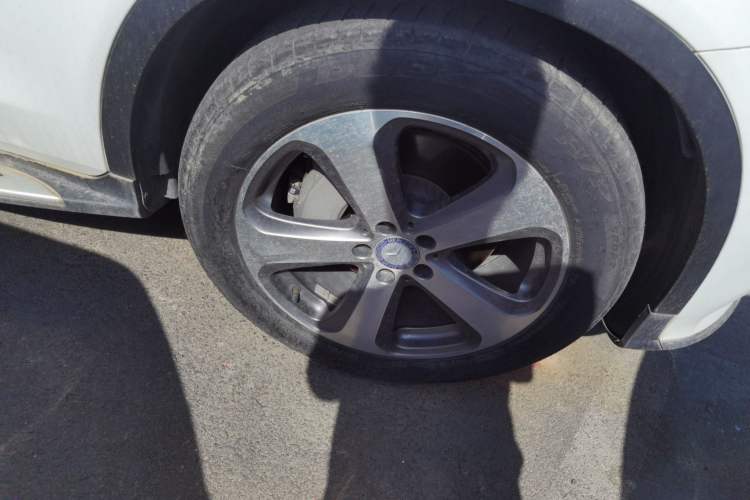 Used Mercedes-Benz GLC 2017 GLC 260 4MATIC Luxury Model Right Front Wheel Hub