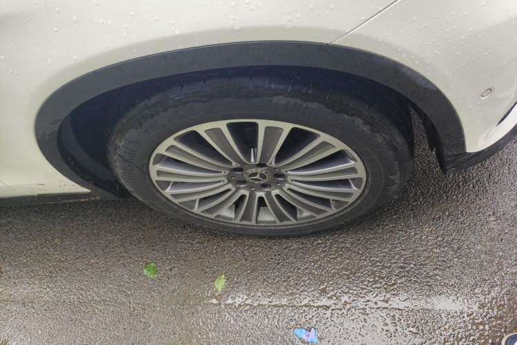 Used Mercedes-Benz GLC 2017 GLC 200 4MATIC Right Front Wheel Hub