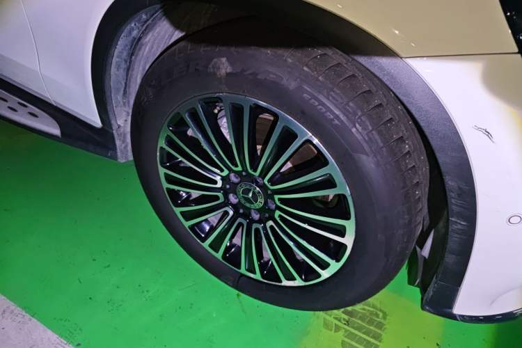 Used Mercedes-Benz GLC 2017 GLC 260 4MATIC Dynamic Edition Right Front Wheel Hub
