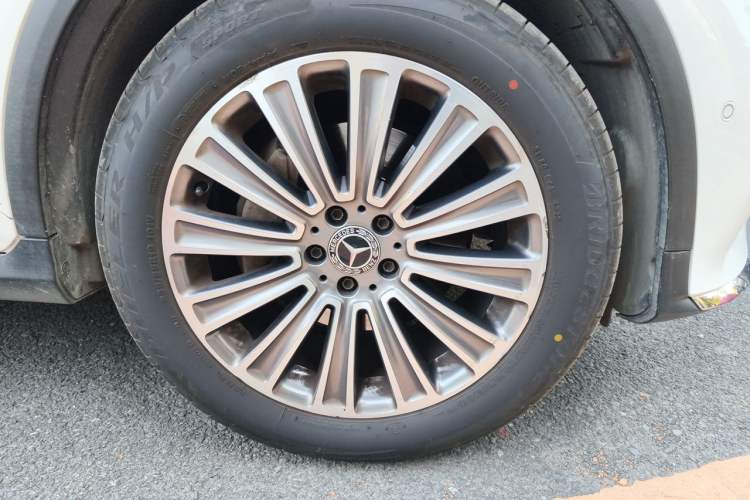 Used Mercedes-Benz GLC 2017 GLC 260 4MATIC Dynamic Edition Right Front Wheel Hub