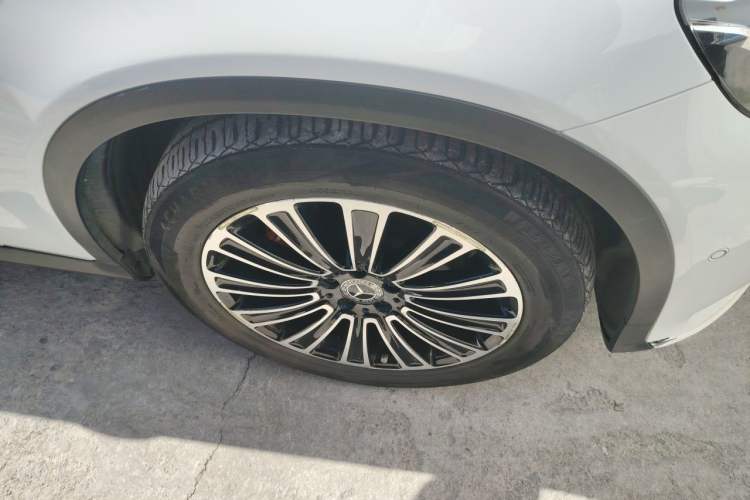 Used Mercedes-Benz GLC 2017 GLC 260 4MATIC Dynamic Edition Right Front Wheel Hub
