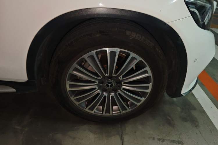 Used Mercedes-Benz GLC 2017 GLC 260 4MATIC Dynamic Edition Right Front Wheel Hub