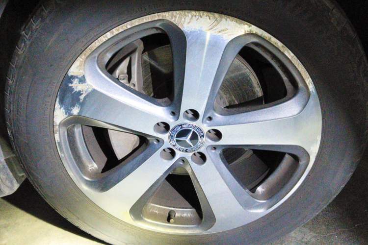 Used Mercedes-Benz GLC 2017 GLC 260 4MATIC Luxury Model Right Front Wheel Hub