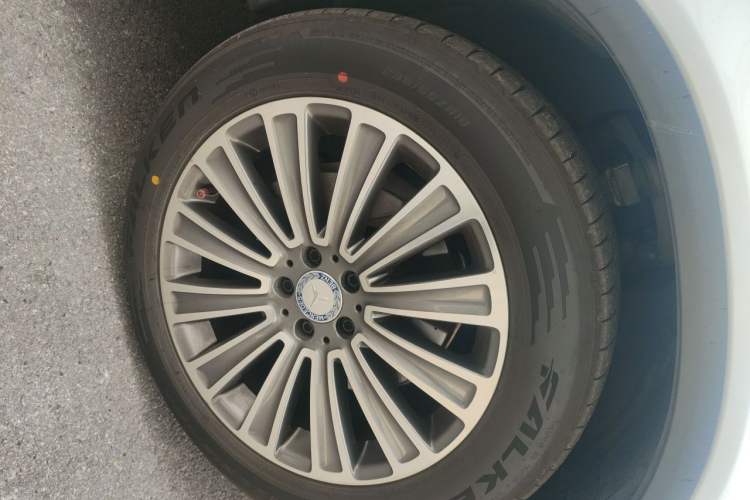 Used Mercedes-Benz GLC 2017 GLC 260 4MATIC Dynamic Edition Right Front Wheel Hub
