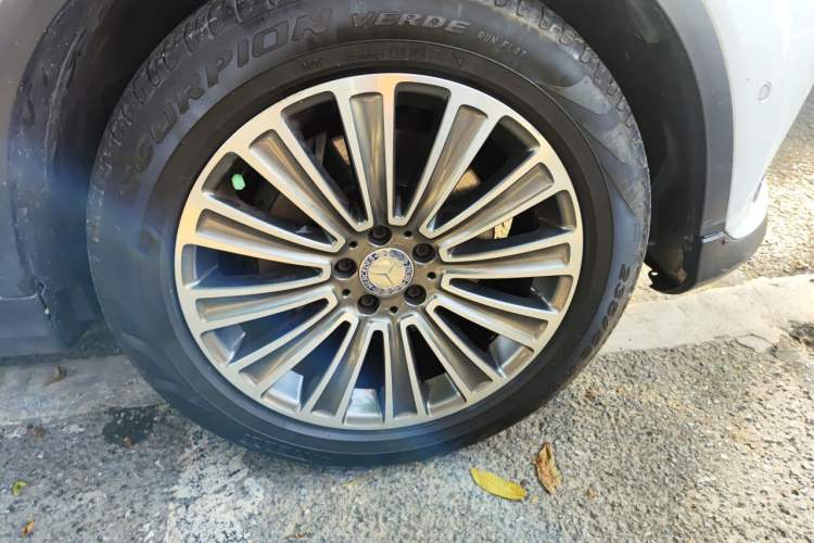 Used Mercedes-Benz GLC 2017 GLC 200 4MATIC Right Front Wheel Hub