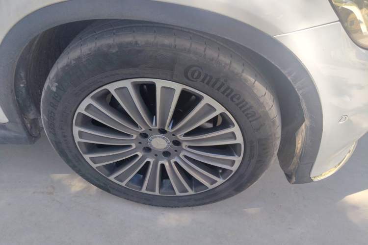 Used Mercedes-Benz GLC 2017 GLC 260 4MATIC Dynamic Edition Right Front Wheel Hub
