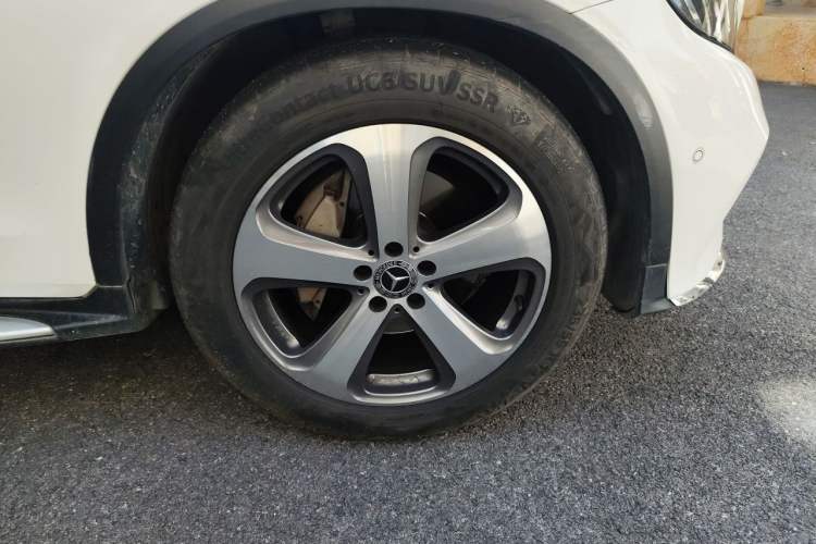Used Mercedes-Benz GLC 2017 GLC 260 4MATIC Luxury Model Right Front Wheel Hub