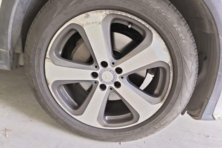 Used Mercedes-Benz GLC 2017 GLC 300 4MATIC Sport Edition Right Front Wheel Hub