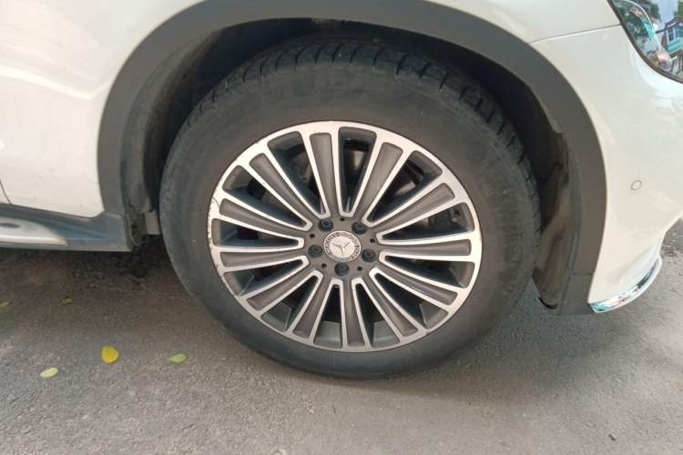 Used Mercedes-Benz GLC 2017 GLC 260 4MATIC Dynamic Edition Right Front Wheel Hub