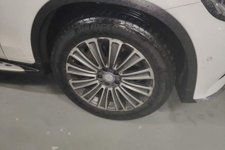 Used Mercedes-Benz GLC 2017 GLC 260 4MATIC Dynamic Edition Right Front Wheel Hub