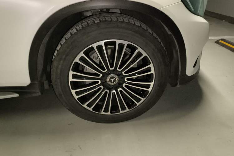 Used Mercedes-Benz GLC 2017 GLC 200 4MATIC Right Front Wheel Hub