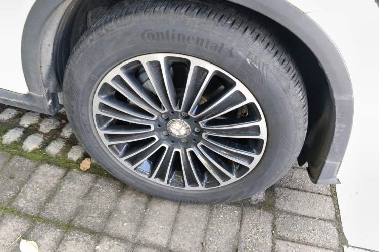 Used Mercedes-Benz GLC 2017 GLC 260 4MATIC Dynamic Edition Right Front Wheel Hub