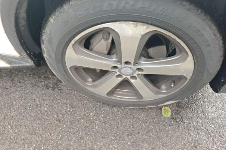 Used Mercedes-Benz GLC 2017 GLC 260 4MATIC Luxury Model Right Front Wheel Hub