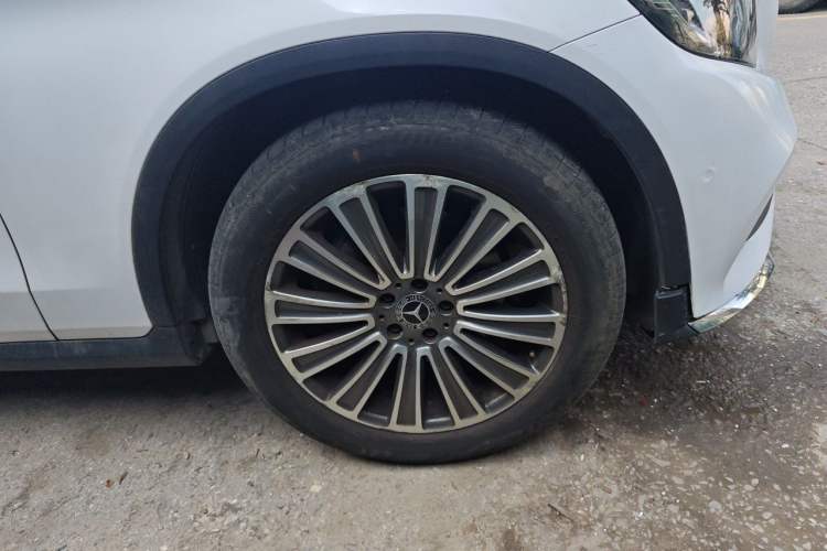 Used Mercedes-Benz GLC 2017 GLC 260 4MATIC Dynamic Edition Right Front Wheel Hub