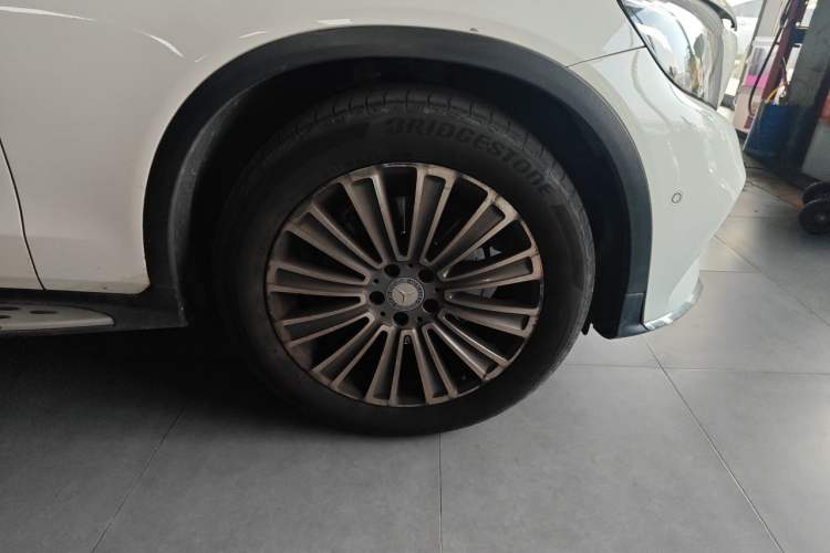 Used Mercedes-Benz GLC 2017 GLC 260 4MATIC Dynamic Edition Right Front Wheel Hub