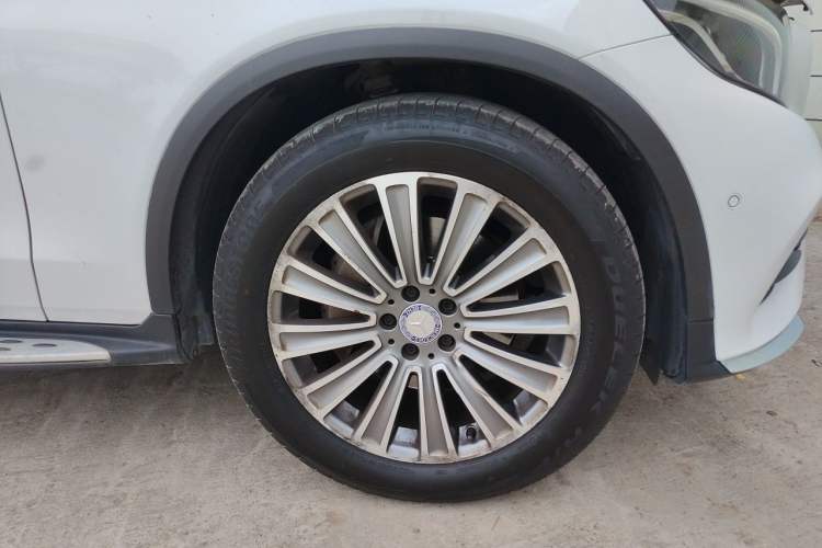 Used Mercedes-Benz GLC 2017 GLC 260 4MATIC Dynamic Edition Right Front Wheel Hub