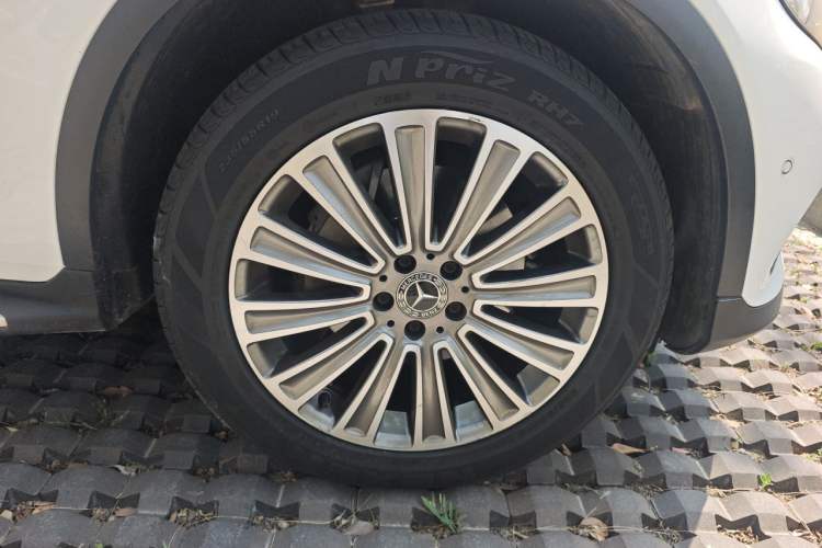 Used Mercedes-Benz GLC 2017 GLC 200 4MATIC Right Front Wheel Hub