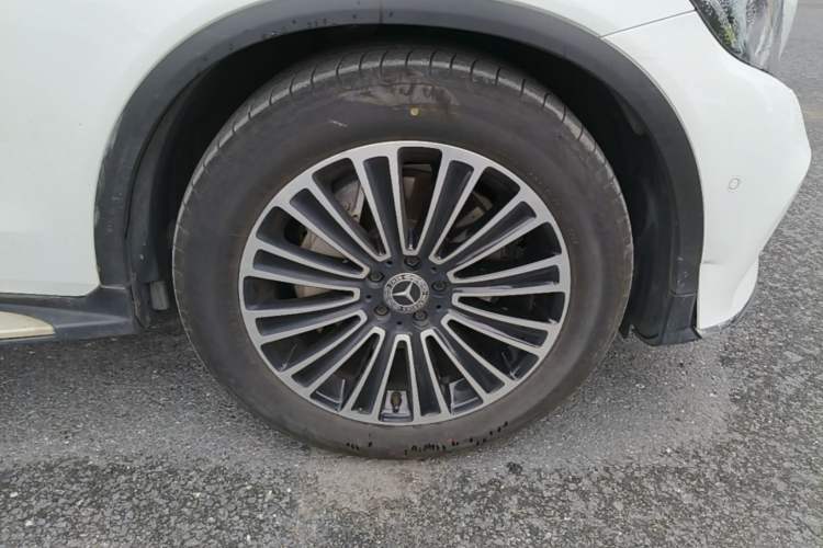Used Mercedes-Benz GLC 2017 GLC 200 4MATIC Right Front Wheel Hub