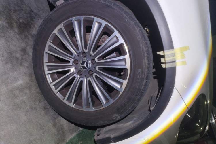 Used Mercedes-Benz GLC 2017 GLC 260 4MATIC Dynamic Edition Right Front Wheel Hub