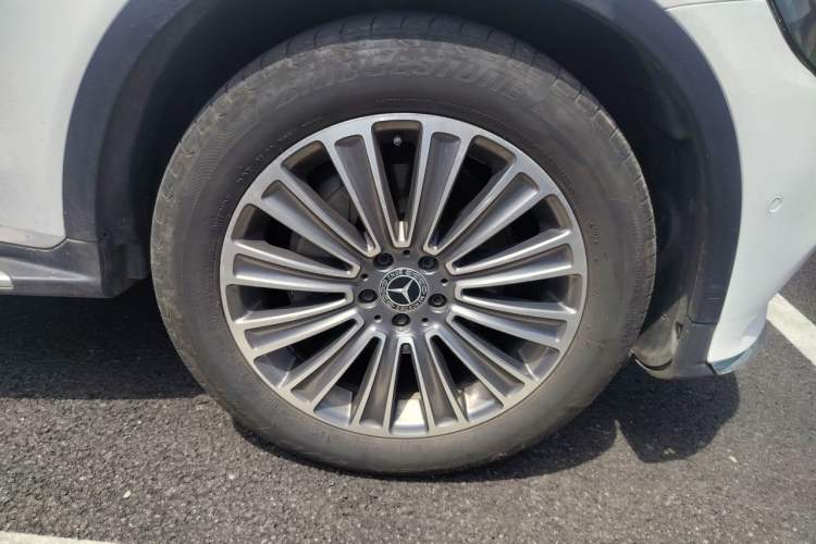 Used Mercedes-Benz GLC 2017 GLC 260 4MATIC Dynamic Edition Right Front Wheel Hub