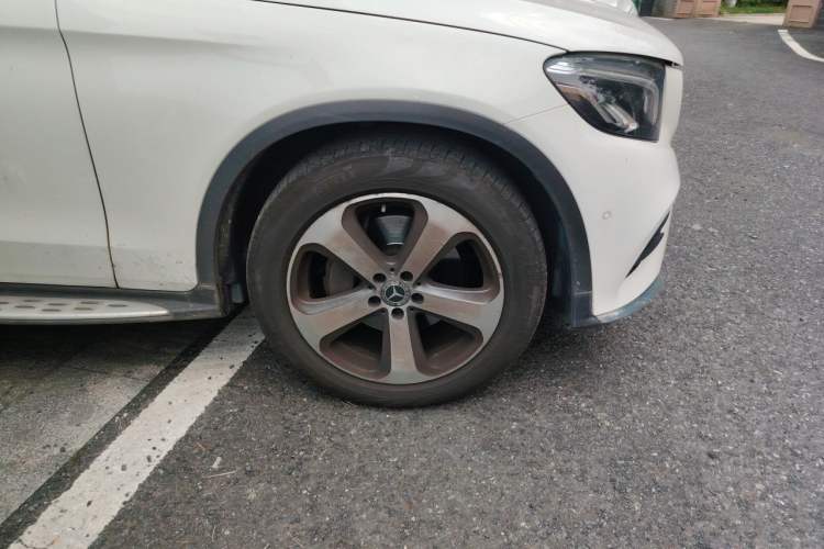 Used Mercedes-Benz GLC 2017 GLC 260 4MATIC Luxury Model Right Front Wheel Hub