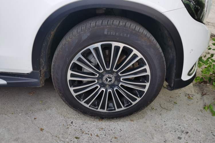 Used Mercedes-Benz GLC 2017 GLC 200 4MATIC Right Front Wheel Hub