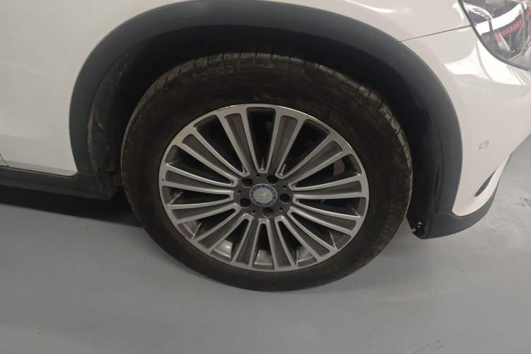 Used Mercedes-Benz GLC 2017 GLC 200 4MATIC Right Front Wheel Hub