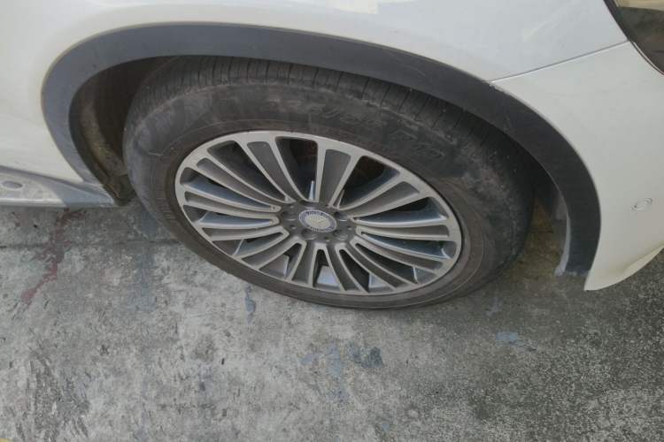 Used Mercedes-Benz GLC 2017 GLC 260 4MATIC Dynamic Edition Right Front Wheel Hub