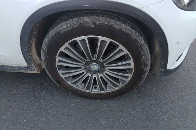Used Mercedes-Benz GLC 2017 GLC 200 4MATIC Right Front Wheel Hub