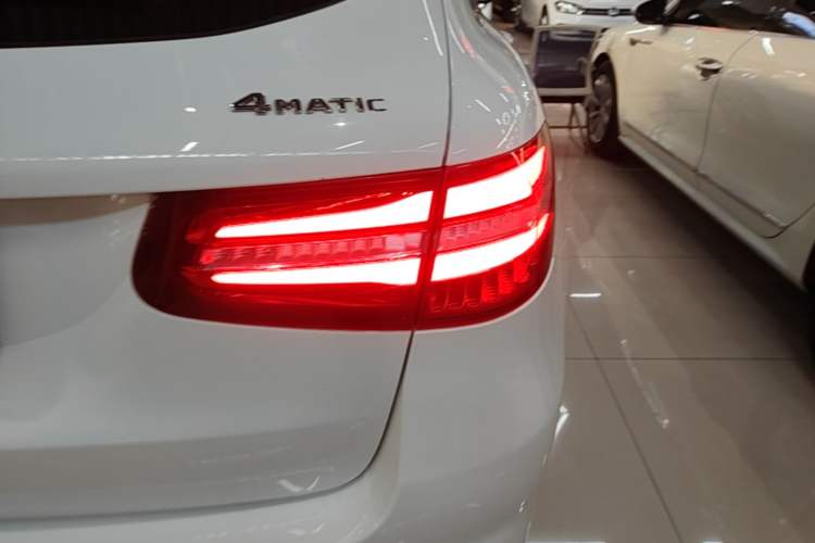 Used Mercedes-Benz GLC 2017 GLC 260 4MATIC Luxury Model Right Rear Taillight