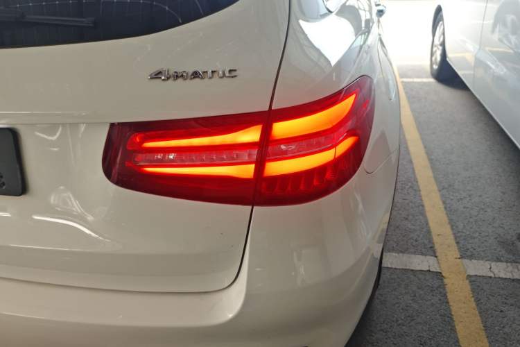 Used Mercedes-Benz GLC 2017 GLC 260 4MATIC Luxury Model Right Rear Taillight