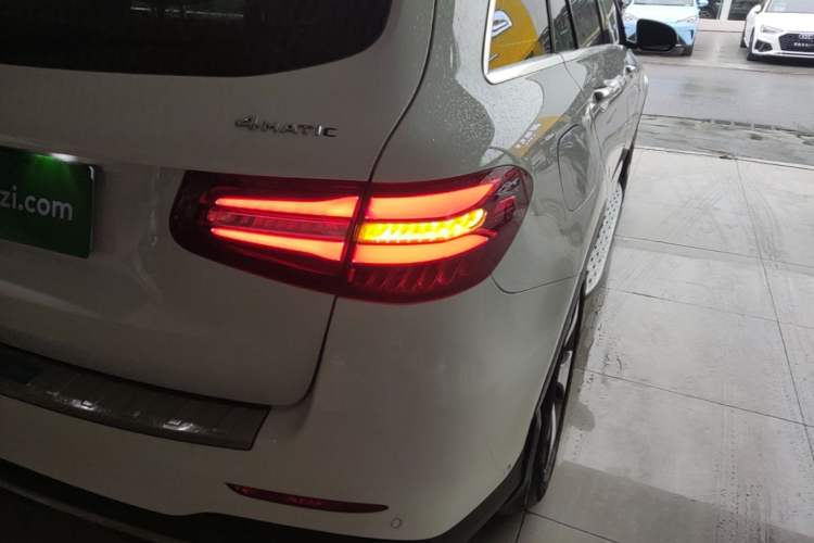 Used Mercedes-Benz GLC 2017 GLC 300 4MATIC Luxury Model Right Rear Taillight
