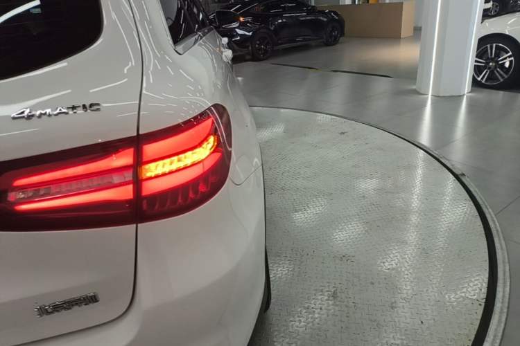 Used Mercedes-Benz GLC 2017 GLC 260 4MATIC Luxury Model Right Rear Taillight