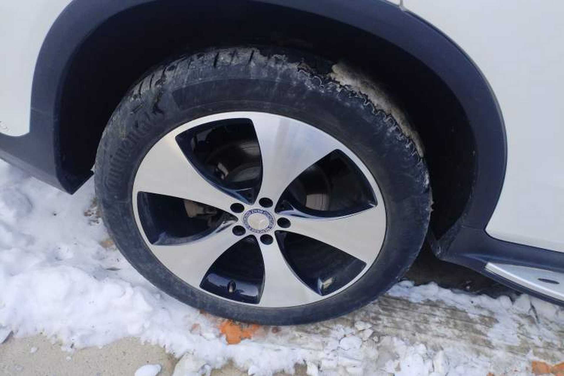 Used Mercedes-Benz GLC 2017 GLC 300 4MATIC Luxury Model Right Rear Wheel Hub