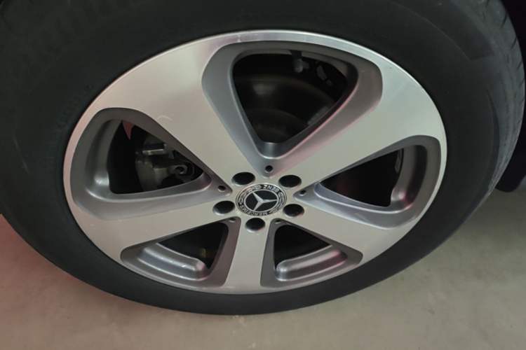 Used Mercedes-Benz GLC 2017 GLC 260 4MATIC Luxury Model Right Rear Wheel Hub