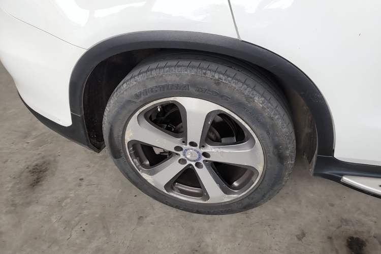 Used Mercedes-Benz GLC 2017 GLC 300 4MATIC Sport Edition Right Rear Wheel Hub