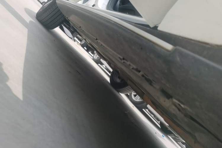Used Mercedes-Benz GLC 2017 GLC 300 4MATIC Sport Edition Right Side Sill