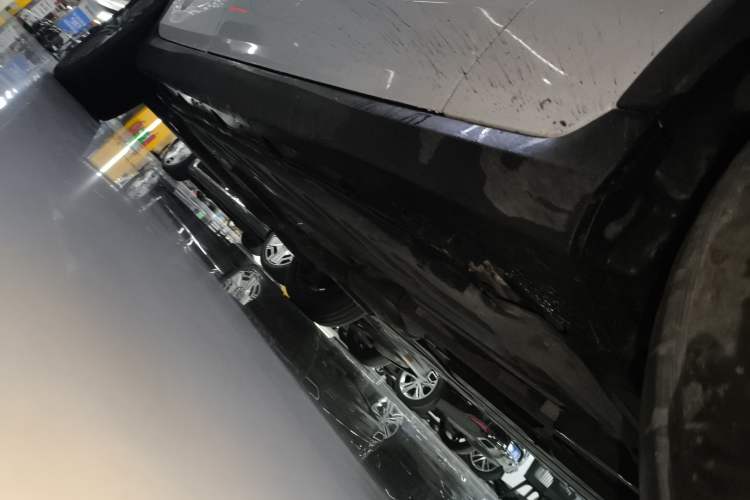 Used Mercedes-Benz GLC 2017 GLC 200 4MATIC Right Side Sill