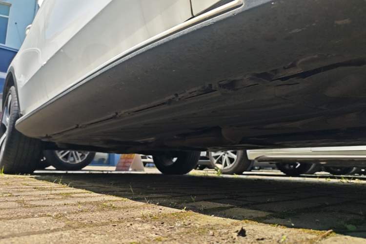 Used Mercedes-Benz GLC 2017 GLC 300 4MATIC Sport Edition Right Side Sill