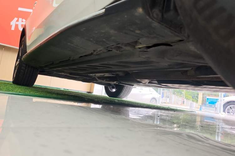 Used Mercedes-Benz GLC 2017 GLC 260 4MATIC Luxury Model Right Side Sill