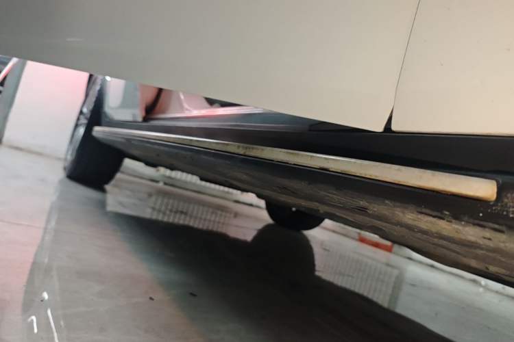 Used Mercedes-Benz GLC 2017 GLC 200 4MATIC Right Side Sill