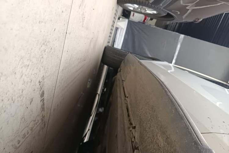 Used Mercedes-Benz GLC 2017 GLC 260 4MATIC Dynamic Edition Right Side Sill