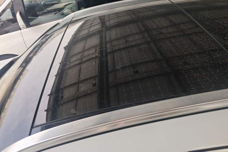 Used Mercedes-Benz GLC 2017 GLC 260 4MATIC Luxury Model Roof