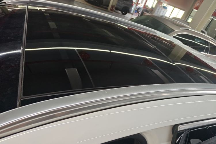 Used Mercedes-Benz GLC 2017 GLC 260 4MATIC Luxury Model Roof