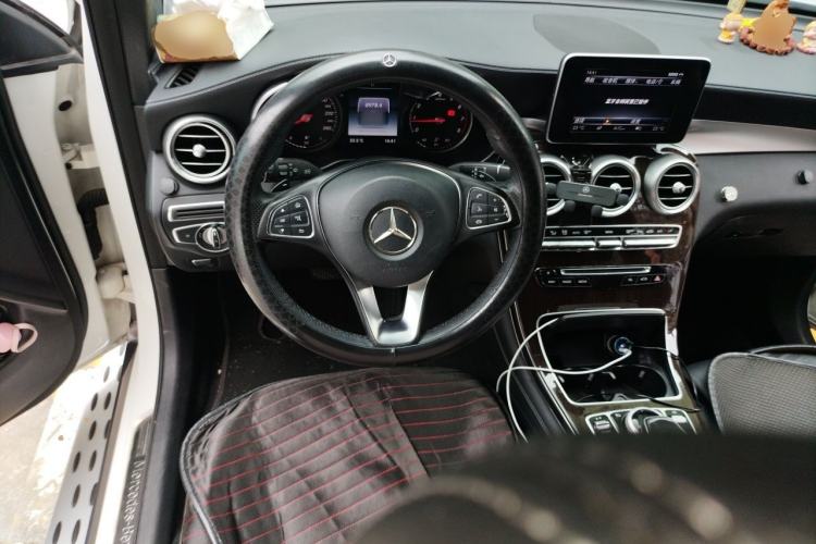 Used Mercedes-Benz GLC 2017 GLC 260 4MATIC Dynamic Edition Steering Wheel