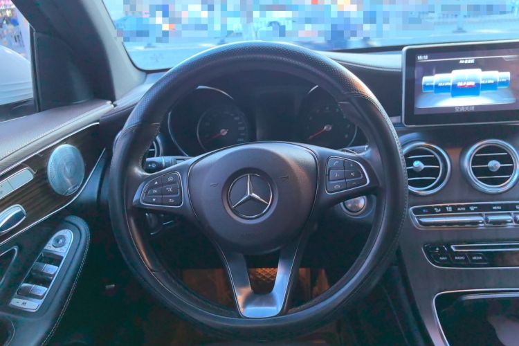 Used Mercedes-Benz GLC 2017 GLC 260 4MATIC Luxury Model Steering Wheel