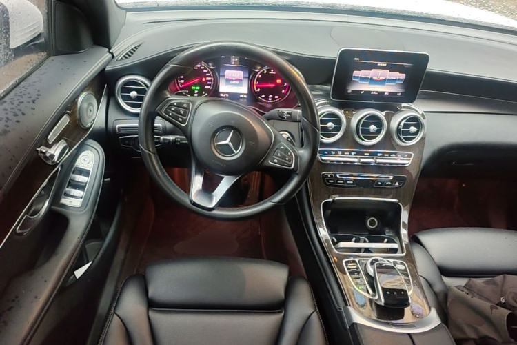 Used Mercedes-Benz GLC 2017 GLC 260 4MATIC Dynamic Edition Steering Wheel