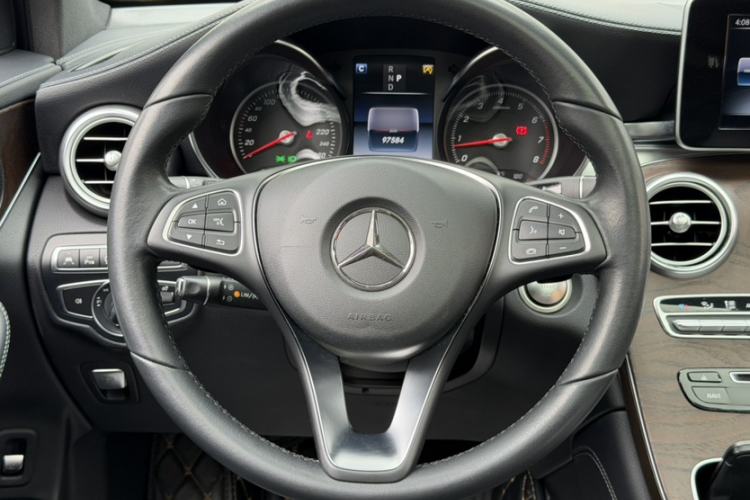 Used Mercedes-Benz GLC 2017 GLC 300 4MATIC Sport Edition Steering Wheel