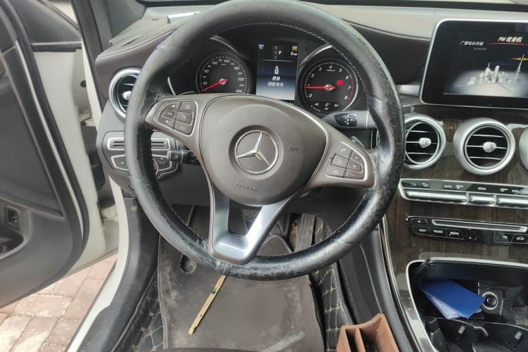 Used Mercedes-Benz GLC 2017 GLC 260 4MATIC Dynamic Edition Steering Wheel